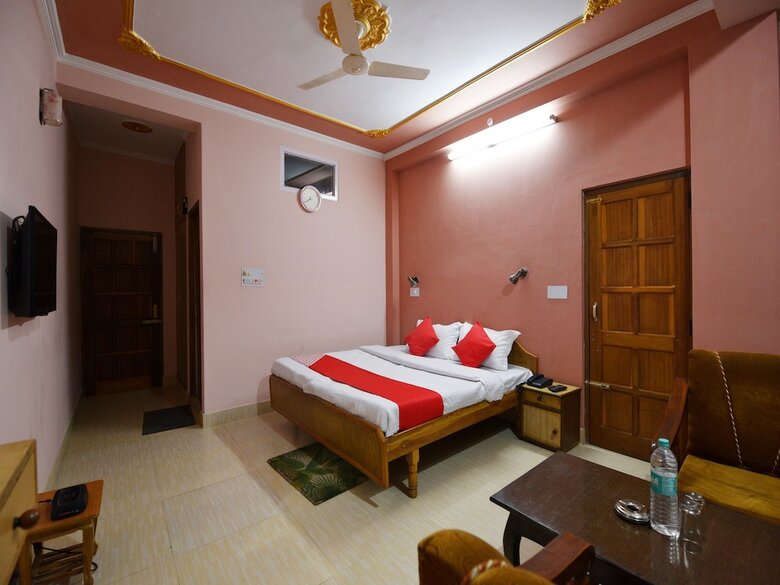 Hotel Oyo 26186 Dagshai View