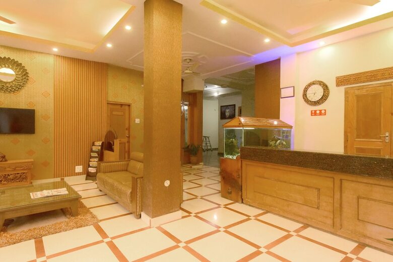 Oyo 18674 Airport Inn Hotel