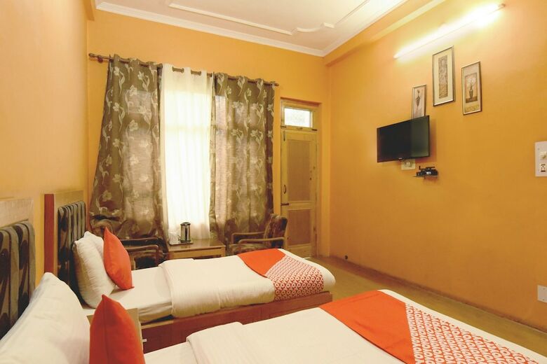Oyo 18674 Airport Inn Hotel