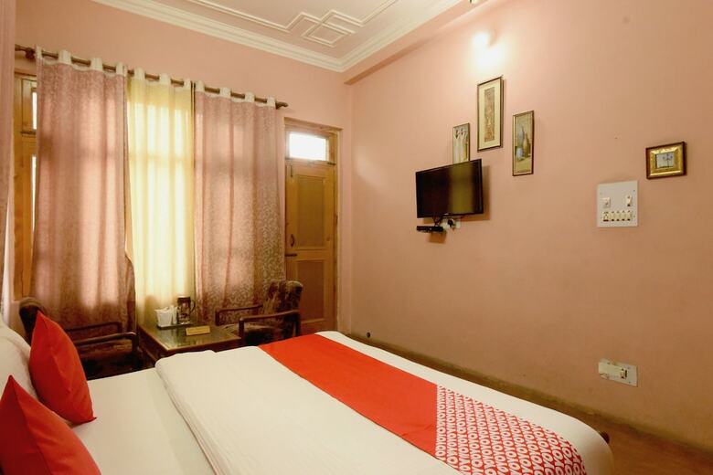 Oyo 18674 Airport Inn Hotel