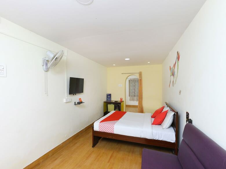 Hotel Oyo 7697 India Gate Par View