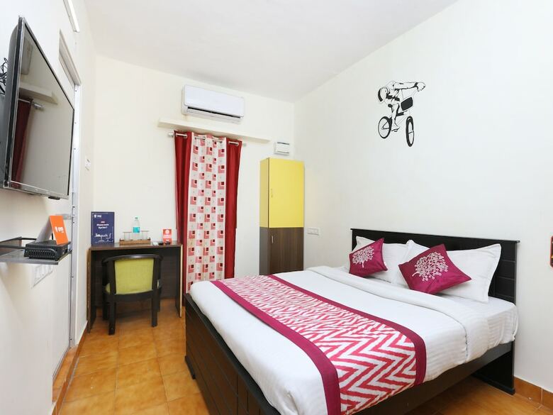 Hotel Oyo 7697 India Gate Par View