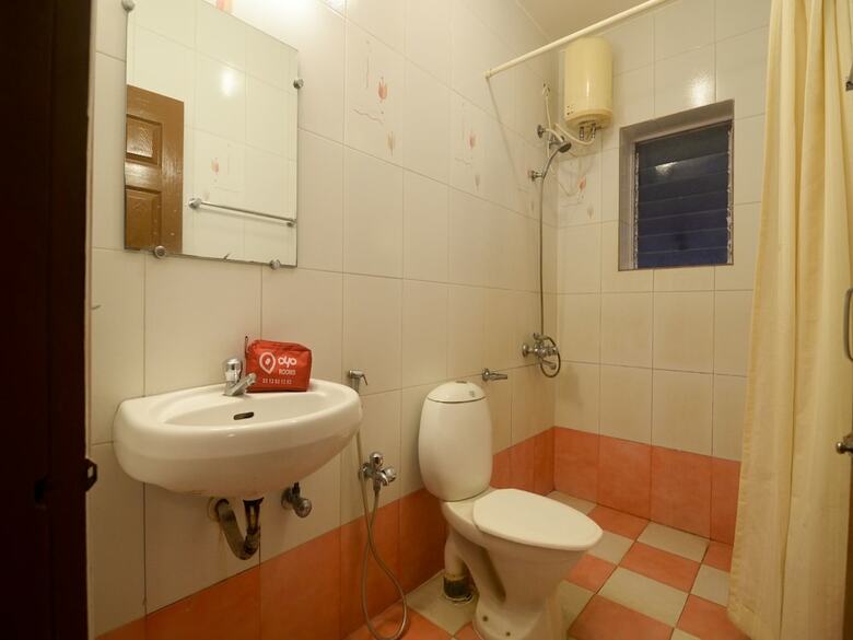 Oyo 23522 Hotel River View
