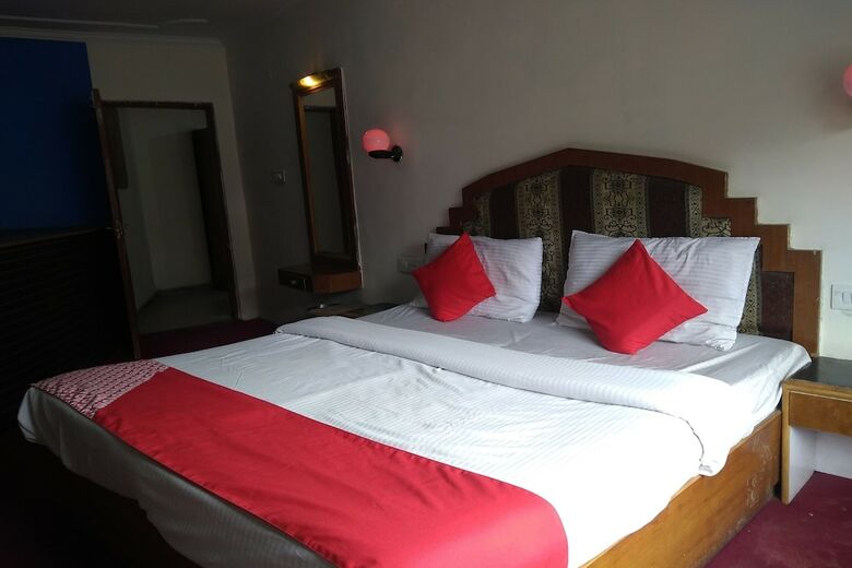 Oyo 23522 Hotel River View