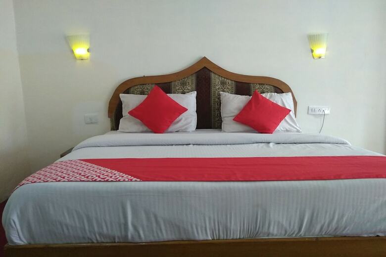 Oyo 23522 Hotel River View