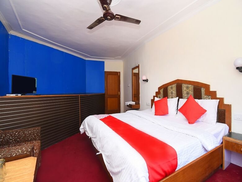 Oyo 23522 Hotel River View