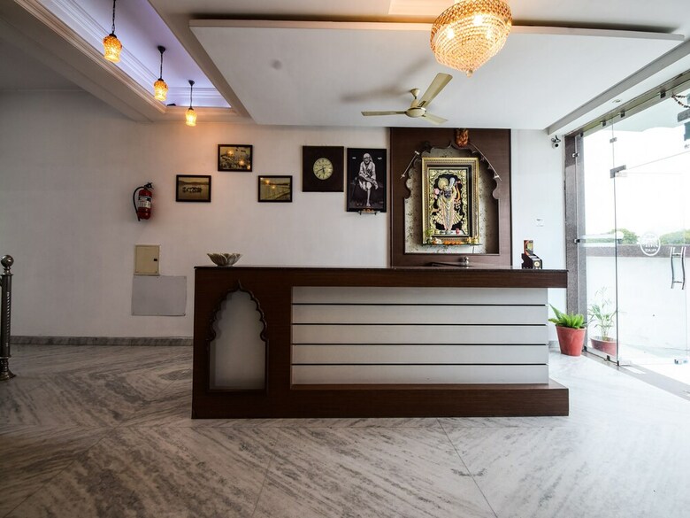 Hotel Oyo 28253 Jmd Palace