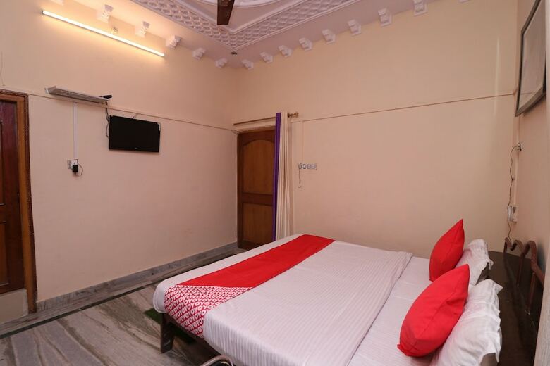 Oyo 26582 Hotel Kings
