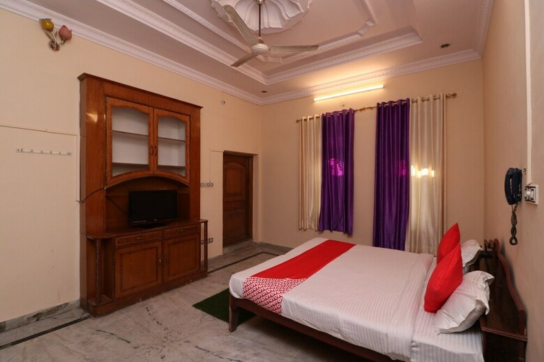 Oyo 26582 Hotel Kings