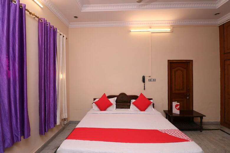 Oyo 26582 Hotel Kings