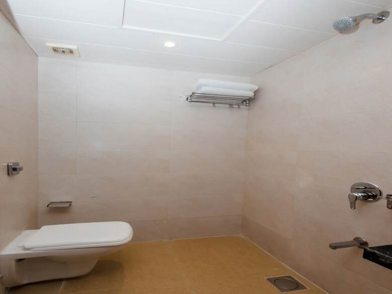 Hotel Oyo 28579 Ss Calypso