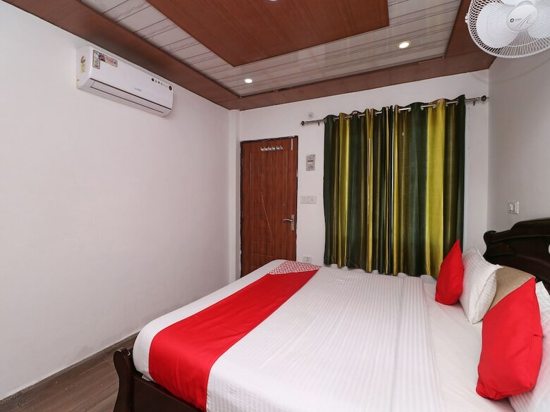 Hotel Oyo 28838 Brv Resorts