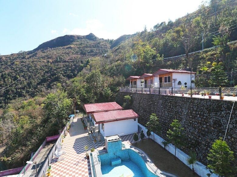 Hotel Oyo 28838 Brv Resorts