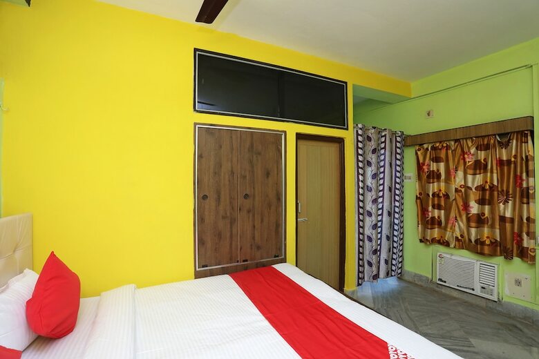 Oyo 22892 Hotel Divine