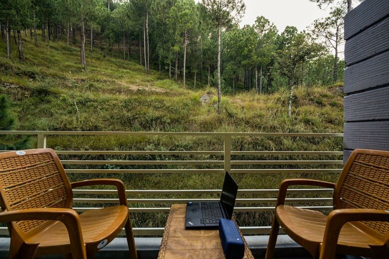 Hotel Oyo Home 22016 Hill View 2bhk