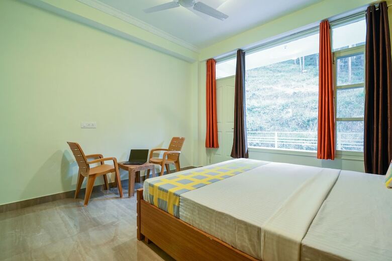 Hotel Oyo Home 22016 Hill View 2bhk