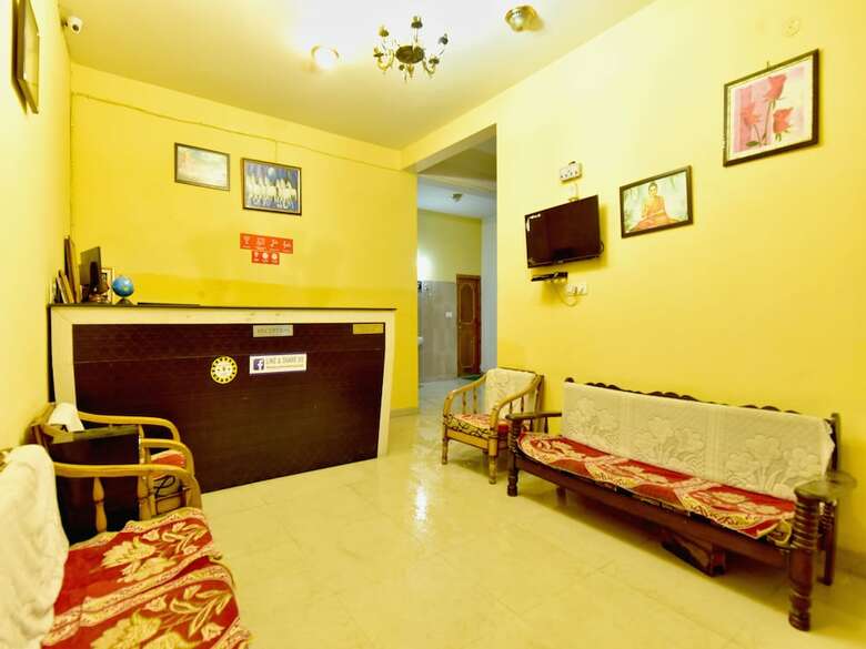 Oyo 18411 Hotel Aarya