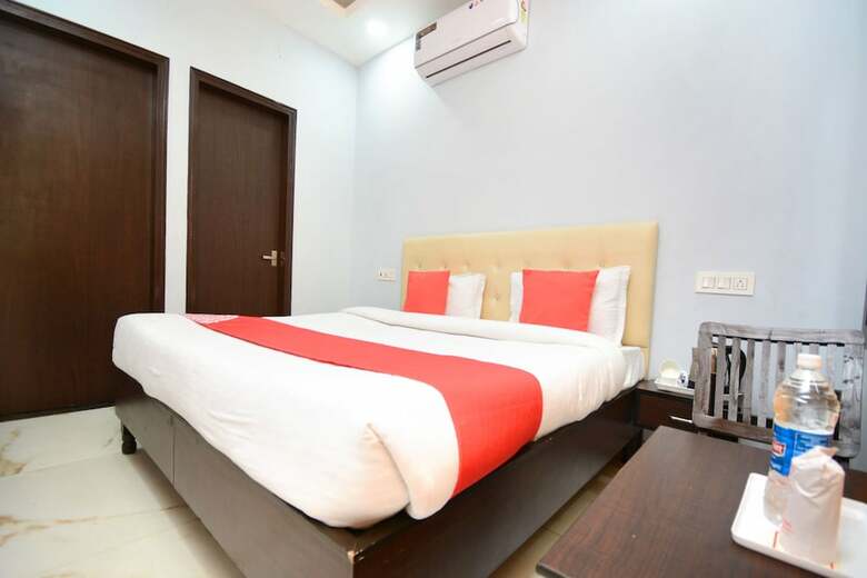 Oyo 28282 Hotel J J Crown