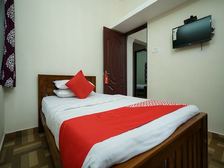 Hotel Oyo 13548 Leaf Garden Cottage