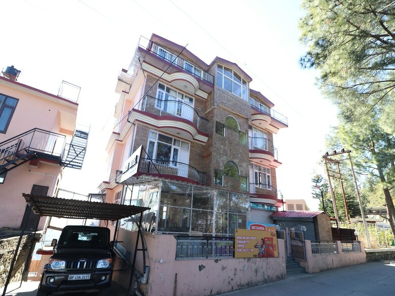 Oyo 27694 Moksh Hotel