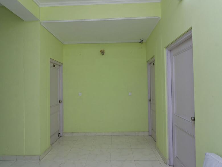 Oyo 27694 Moksh Hotel