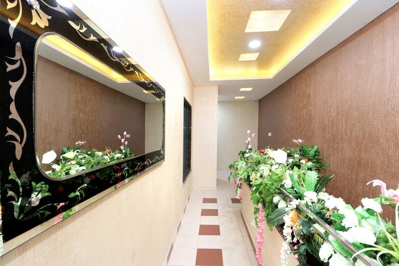 Oyo 27972 Hotel Pakeeza