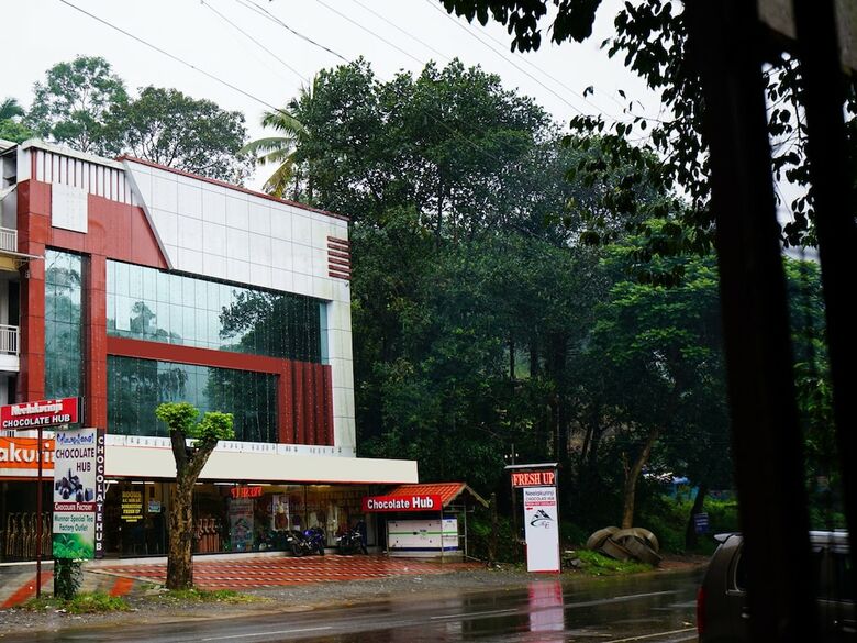 Hotel Oyo 16617 Rayan Residency