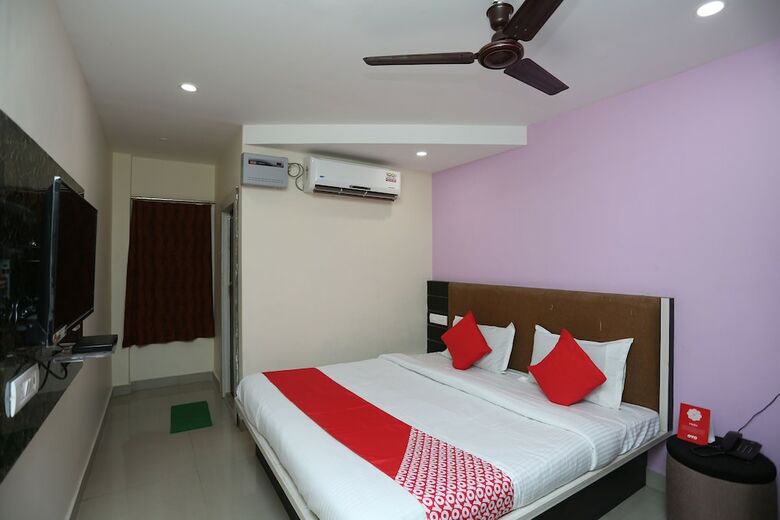 Oyo 27016 Hotel Sai Siddhi
