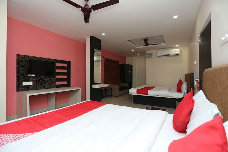 Oyo 27016 Hotel Sai Siddhi
