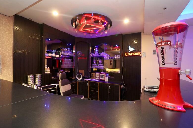Oyo 27916 Hotel Bubbles