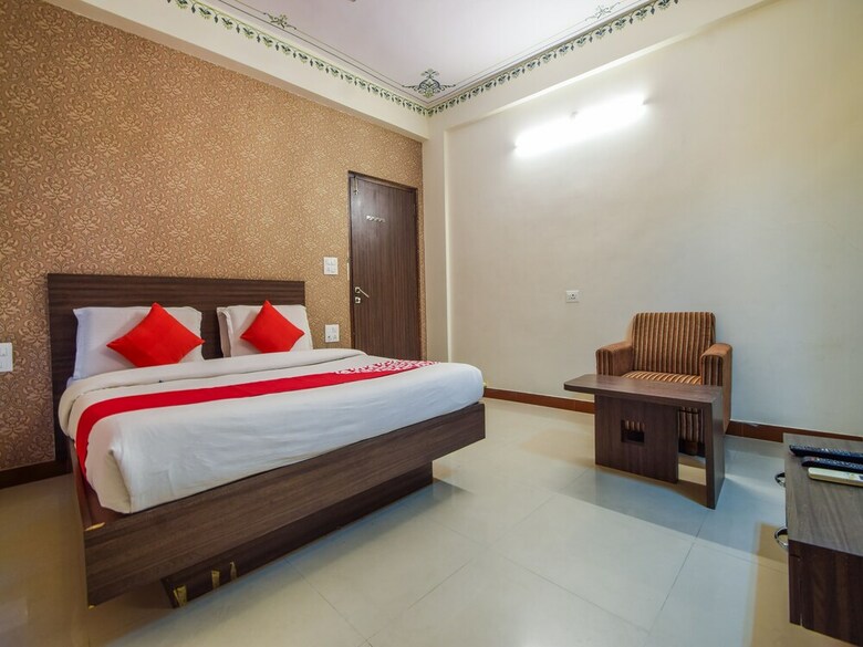 Oyo 5715 Hotel King Mansion