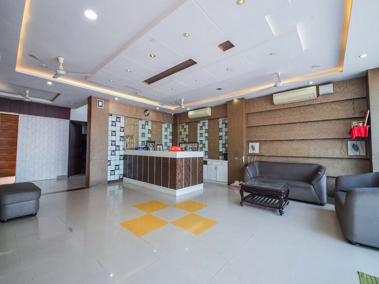 Oyo 5715 Hotel King Mansion