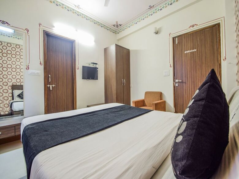 Oyo 5715 Hotel King Mansion