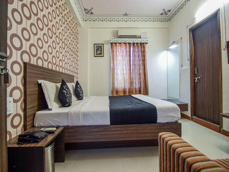 Oyo 5715 Hotel King Mansion
