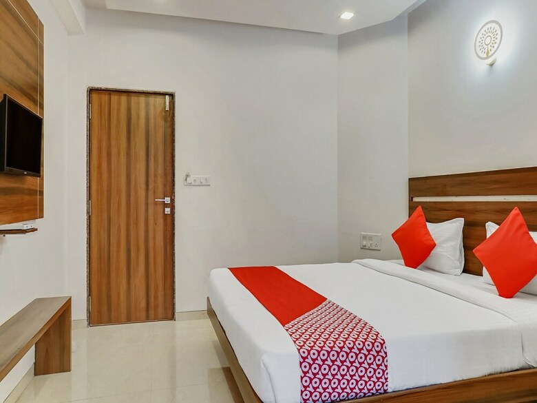 Oyo 26583 Hotel Kohinoor Plaza