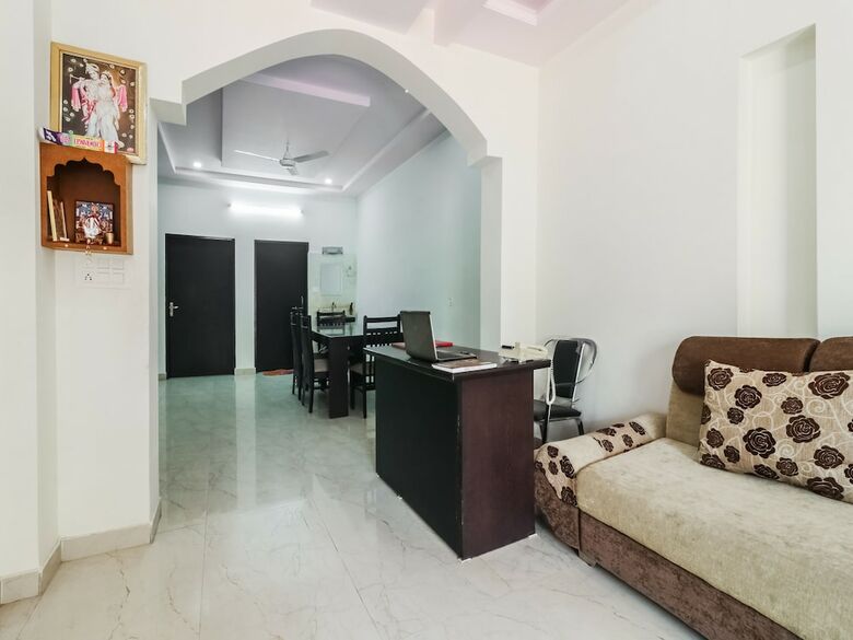 Hotel Oyo 26863 Raj Villa