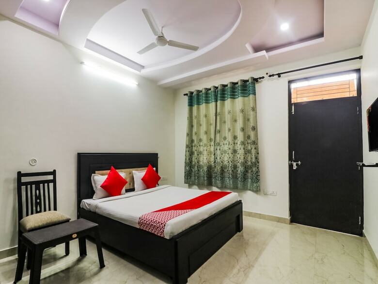 Hotel Oyo 26863 Raj Villa