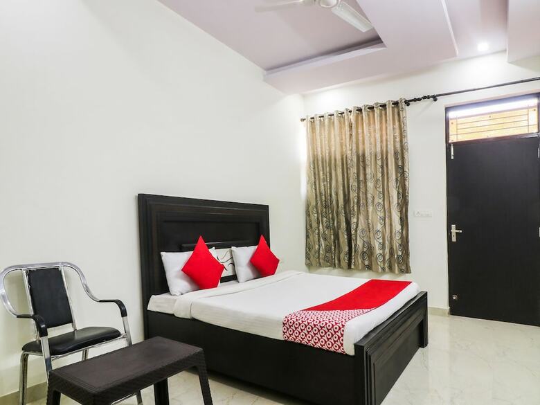 Hotel Oyo 26863 Raj Villa