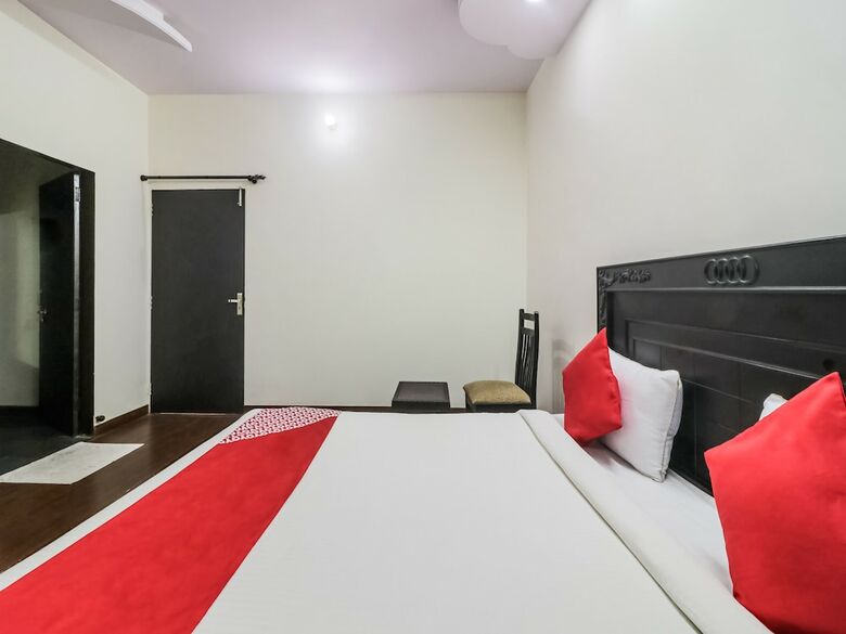 Hotel Oyo 26863 Raj Villa