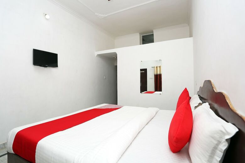 Oyo 25043 Hotel Karma