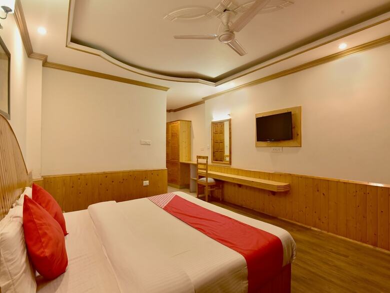 Oyo 19872 Hotel Rock Villa