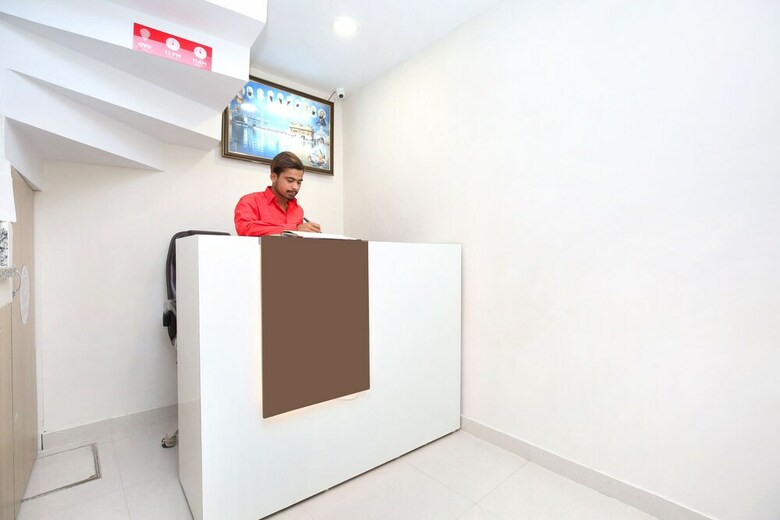 Oyo 24501 Hotel Forever Inn