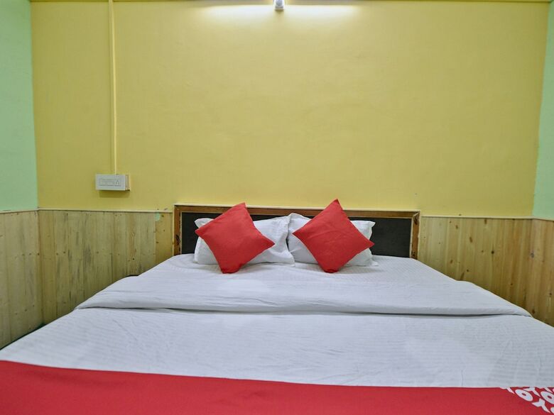 Oyo 27987 Hotel Veer