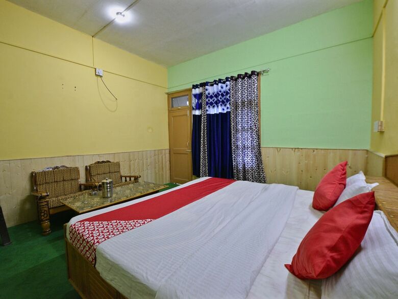 Oyo 27987 Hotel Veer