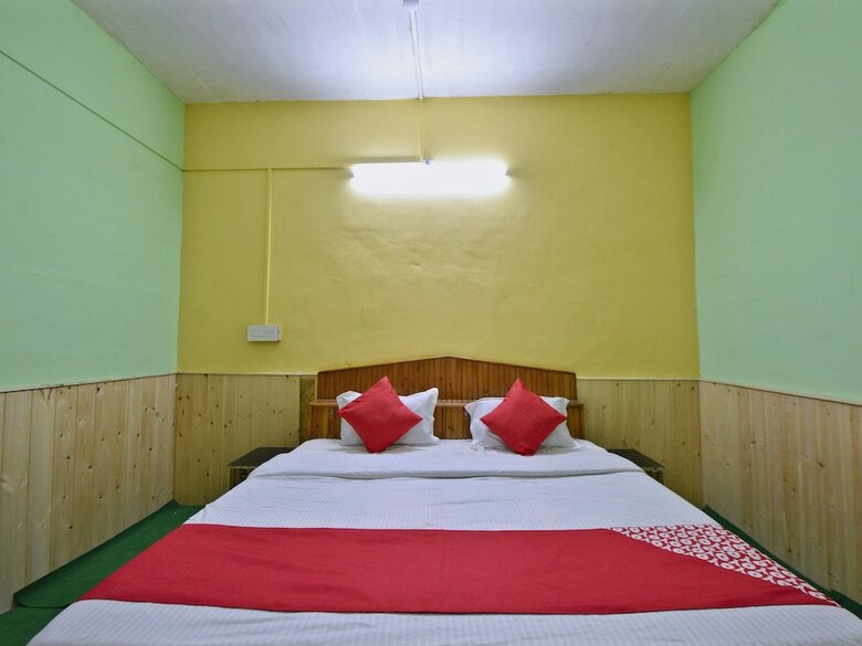 Oyo 27987 Hotel Veer