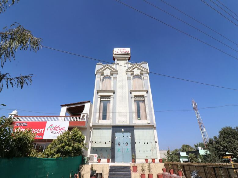 Oyo 27759 Hotel Rajputana