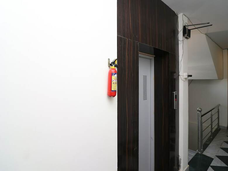 Oyo 27759 Hotel Rajputana