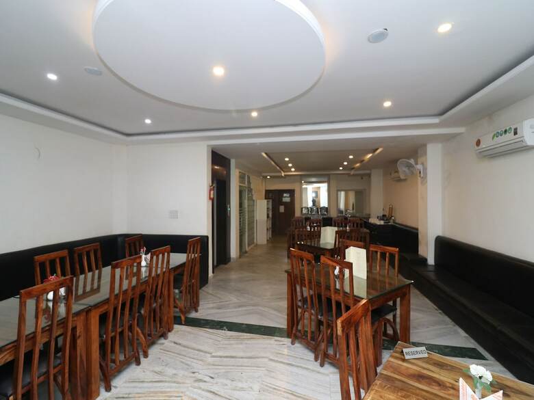 Oyo 27759 Hotel Rajputana