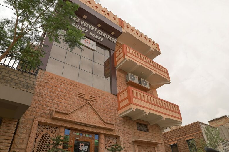 Hotel Oyo 14817 Aditya's Velvet Heritage