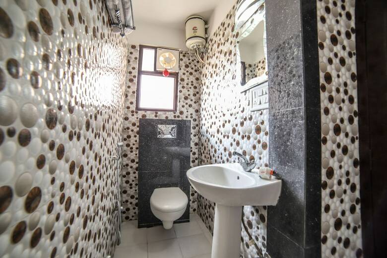 Hotel Oyo 14817 Aditya's Velvet Heritage